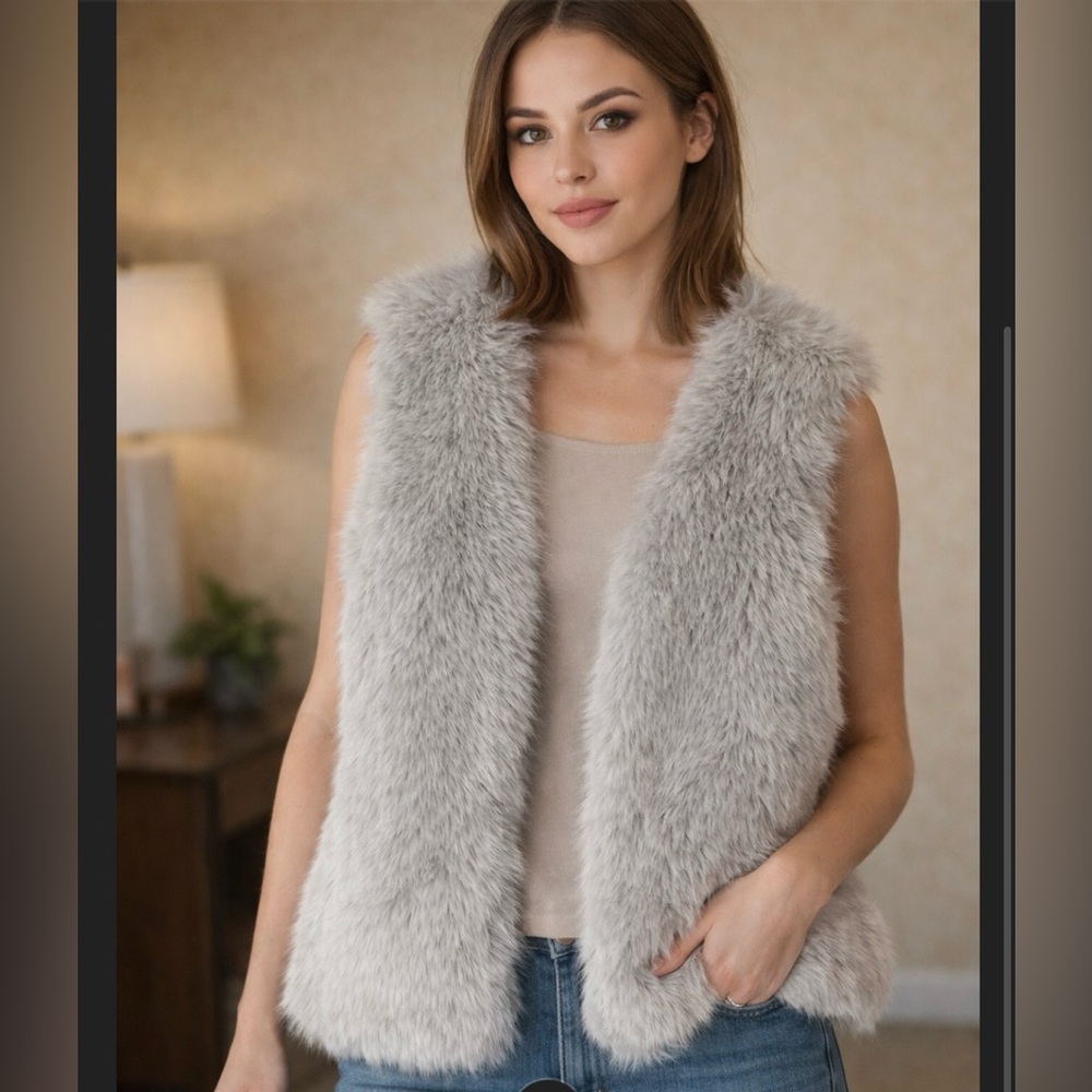 Gorgeous New Fur Vest in Gray